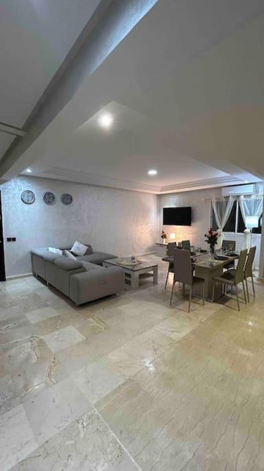 Appartement Haut Standing 3 Chambres Avec Terasse Quartier Gueliz Hivernage A Marrakech I19 Marraquexe Exterior foto
